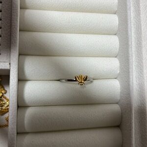 Two tone bee ring